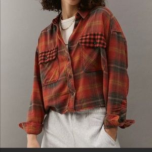 UO CROPPED FLANNEL LONG SLEEVE